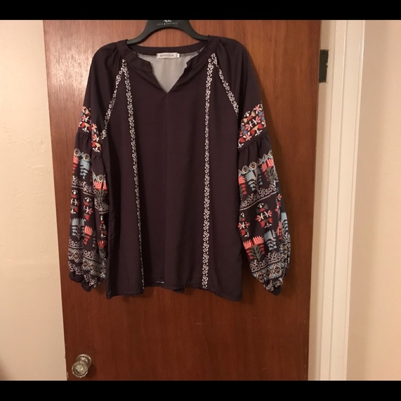 Woman’s XL Blouse. - Picture 1 of 3
